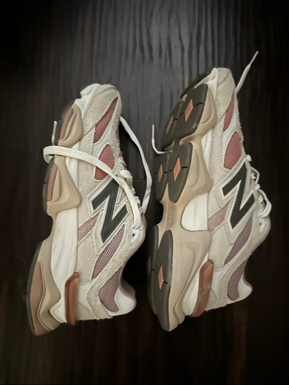 New Balance 9060 Unisex Flat taupe light sparrow W size 9.5, M size 8 - Picture 3 of 3